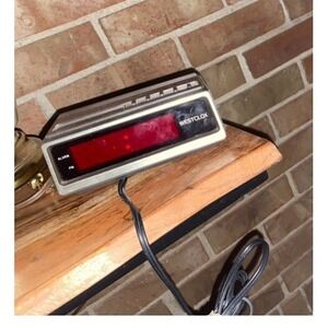 Westclox Model 22714  Digital Alarm Clock Woodgrain VTG Tested and Working